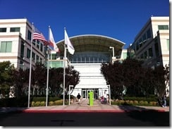 '1 Infinite Loop - Apple Headquarters - Cupertino' by luisvilla is marked with CC BY 2.0.